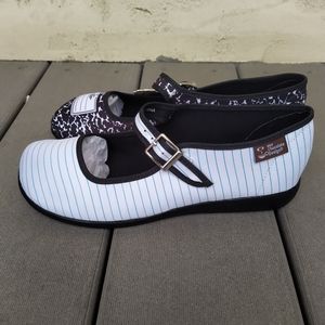 notebook mary jane shoes